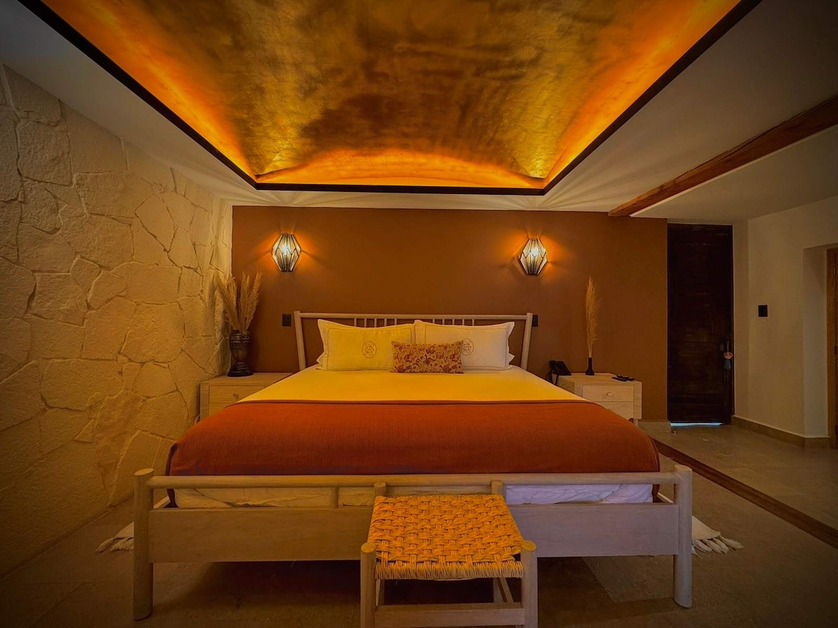 Bronce at Casa Laja, photo 1